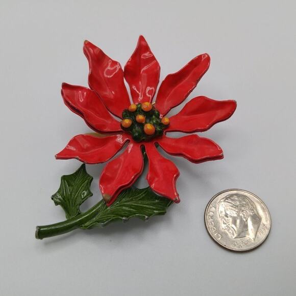 Vintage Red Enamel Poinsettia Brooch Green Leaf Christmas Flower Pin - Picture 6 of 10